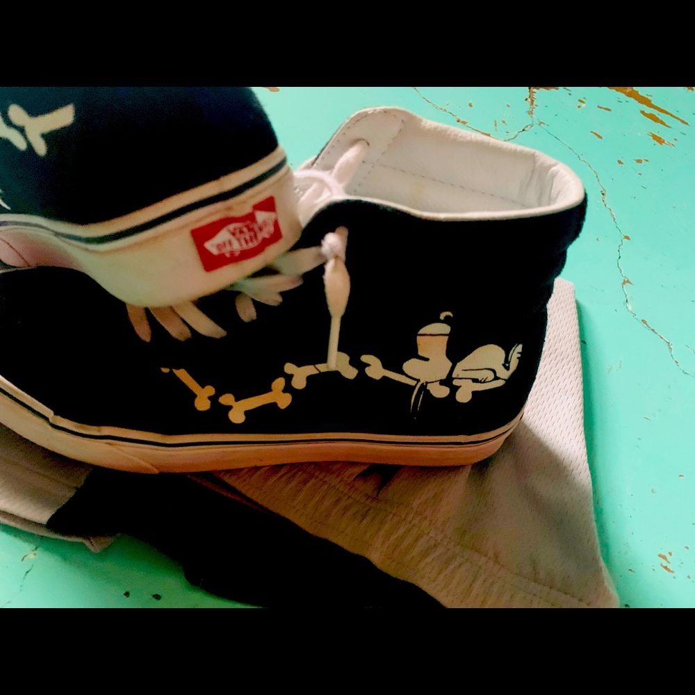 Special edition snoopy high top vans